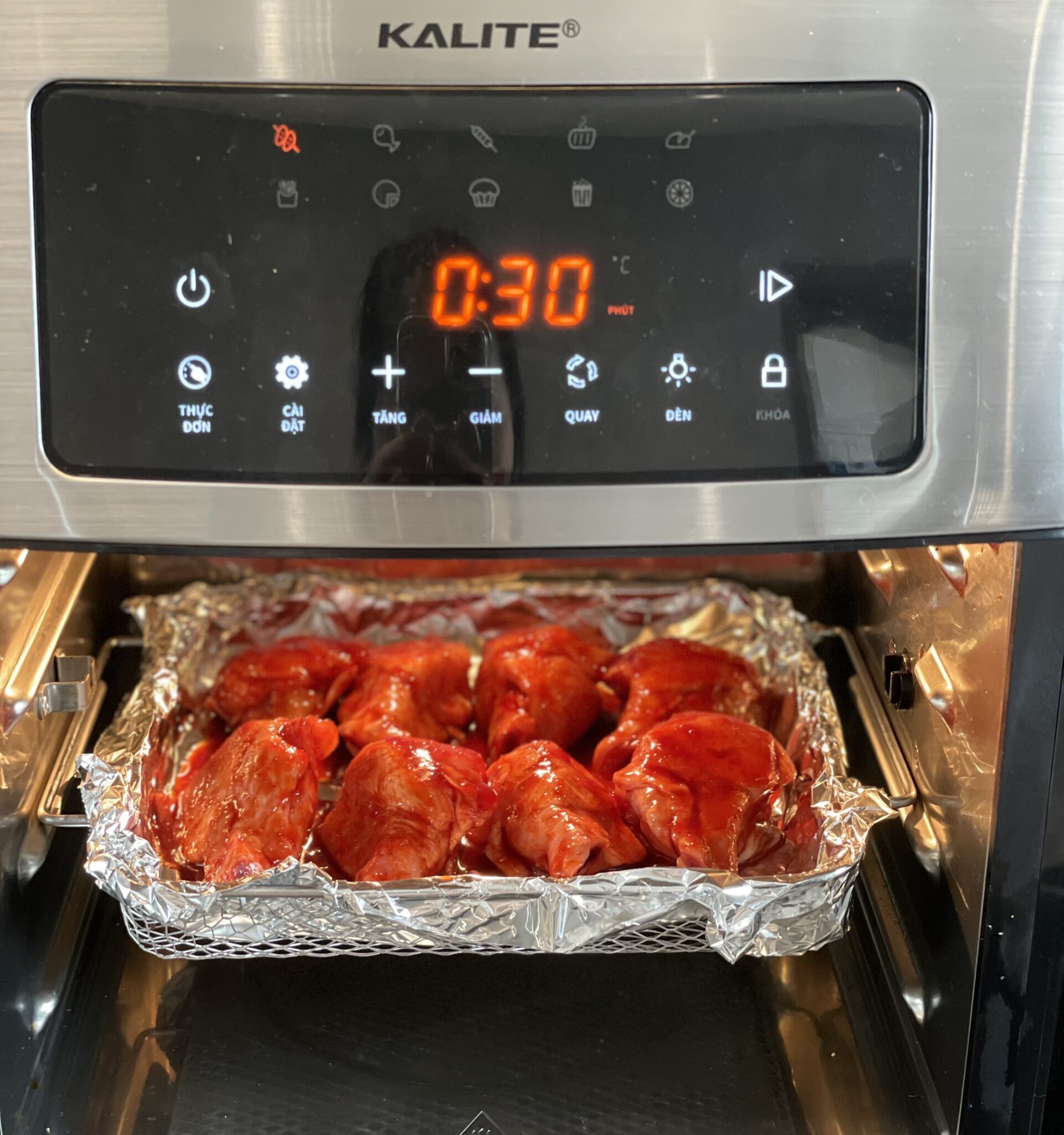 Cách làm gà xá xíu bằng nồi chiên không dầu