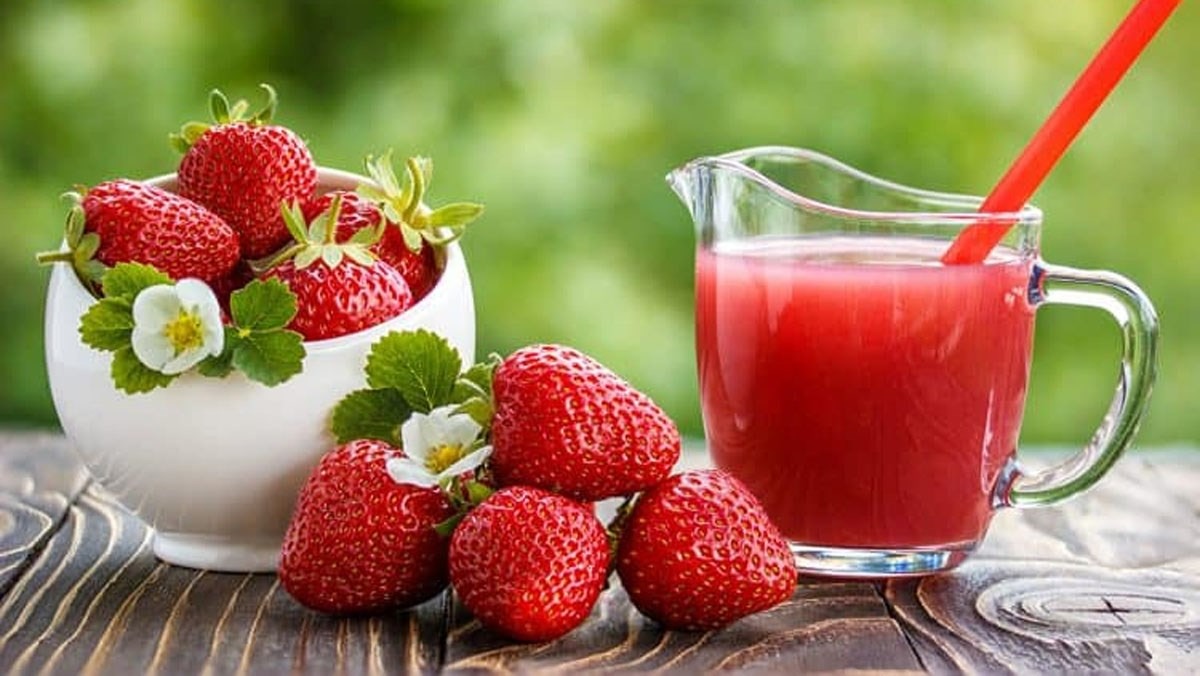 Nước ép dâu tây – lựu – táo