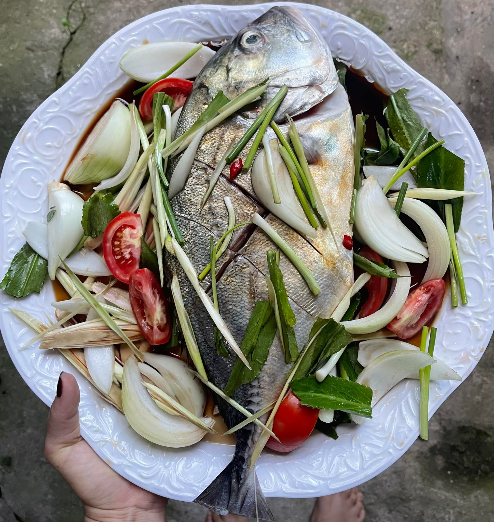 Ướp cá làm cá hấp hành